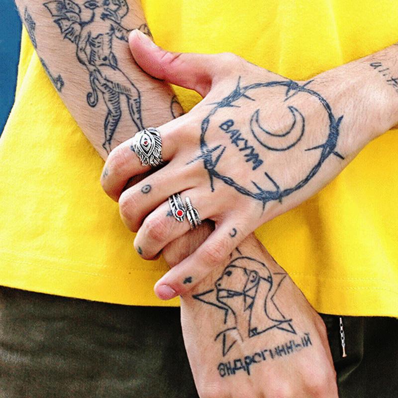 Inel Retro cu Pană din Cristal Roșu Pentru Bărbați Aliaj de Zinc Culoare Punk Gotic Rock Hiphop Inel Deschis Handmade Unisex Zircon Accesorii Bikeri