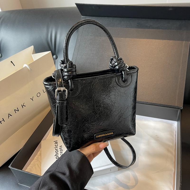 Silver Versatile Small Bag Women's 2025 Summer New Portable Bucket Bag Fashionable Texture Messenger Bag