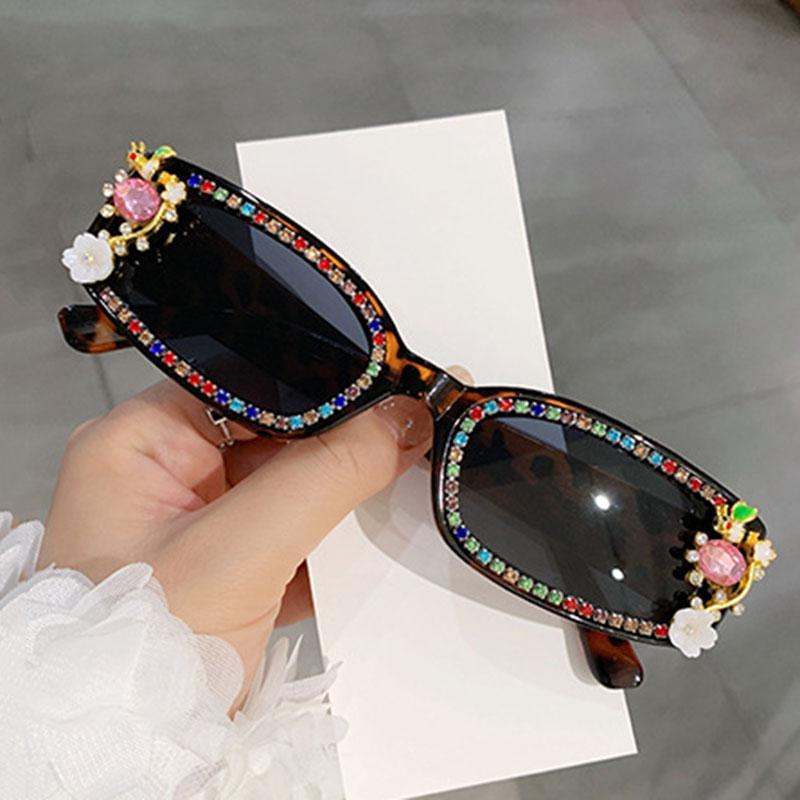 Vintage Designer Square Sunglasses Women Luxury Rhinestone Flower Bee Shades Punk Fashion Sun Glasses