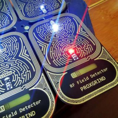 Mały przenośny detektor pola Rfid o podwójnej częstotliwości firmy Proxgrind