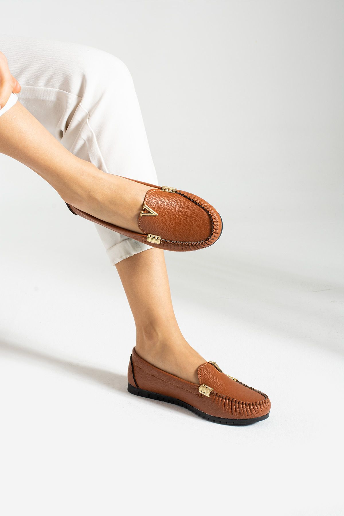 

Женские модные балетки из искусственной кожи на плоском каблуке, легкая удобная стильная повседневная обувь с пряжкой, легкая подошва 36