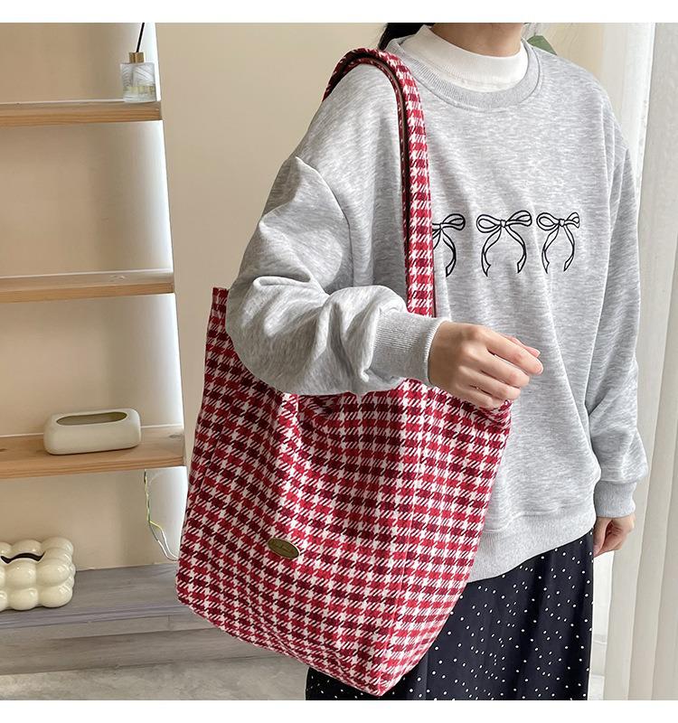 2026 New Ins Style Reversible Woolen Tote: Autumn/Winter Large Capacity Trendy Shoulder Shopping Bag
