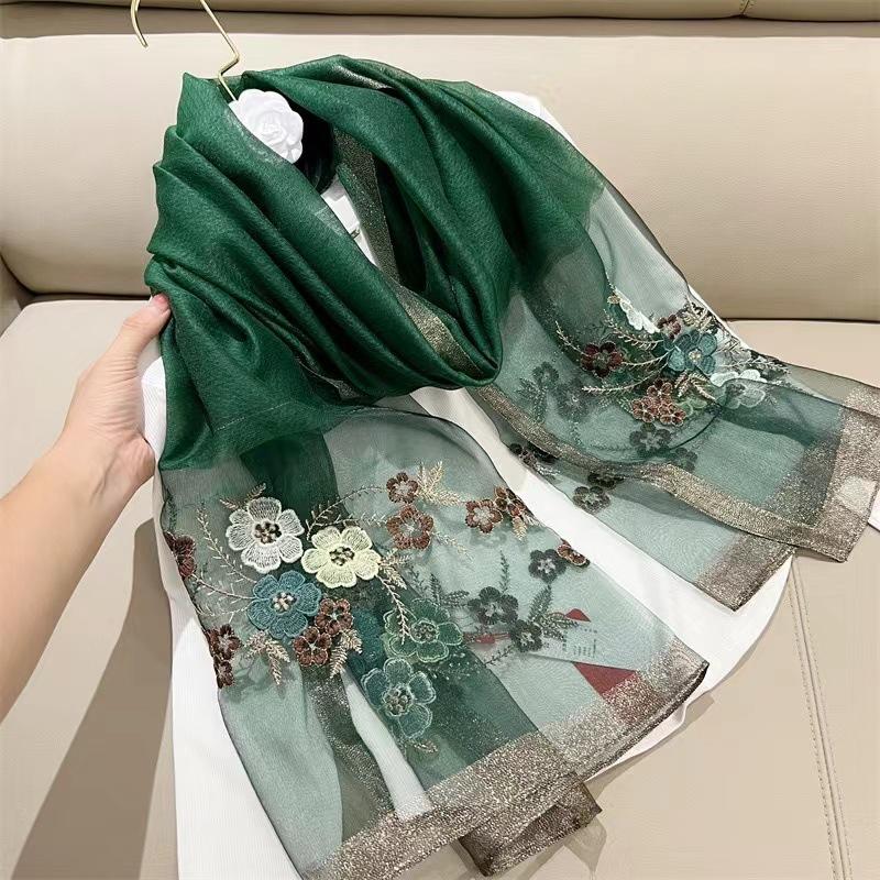 

Модный шелково-шерстяной шарф женский зимний корейская версия универсальный вышитый платок высококачественная вышитая пряжа 75*190CM зелёный