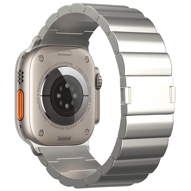 

For Apple Watch 10 46mm/Ultra 2/Ultra 49mm/9 8 7 45mm/SE (2023) SE (2022) SE 6 5 4 44mm/3 2 1 42mm Titanium Alloy Magnetic Strap Silver