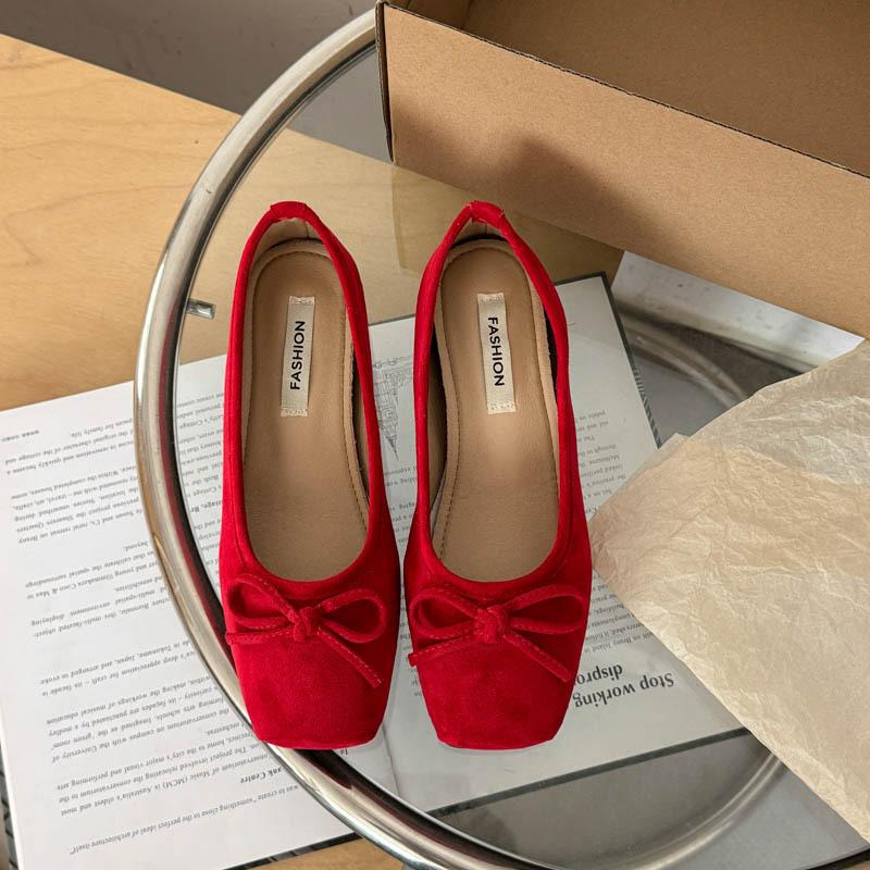 Retro ballet shallow mouth inner height increase single shoes women's 2025 new gentle soft-soled Doudou shoes one pedal ladyshoes