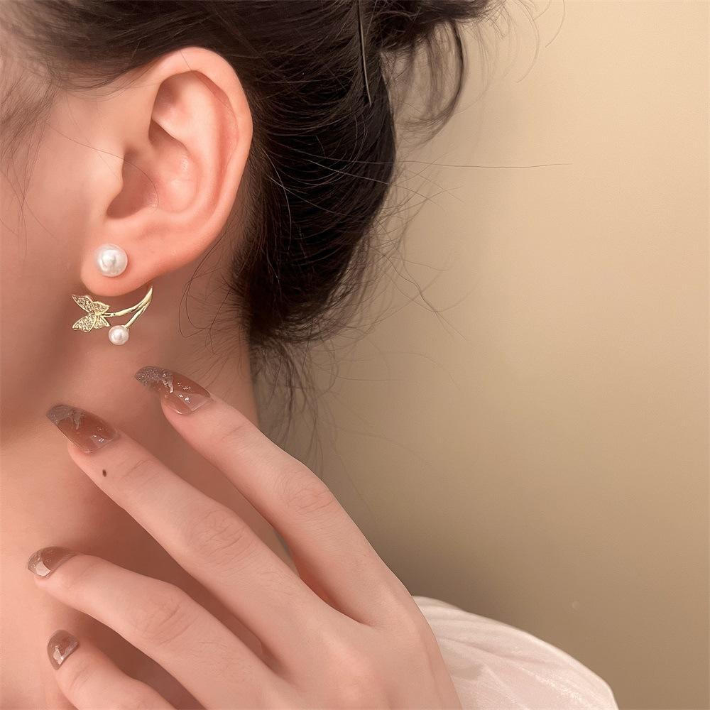 2026 Pearl Stud Earrings Spring and Summer Sweet Light Luxury Tulip Femininity Alloy Flower Internet Celebrity Earrings Earrings Wholesale