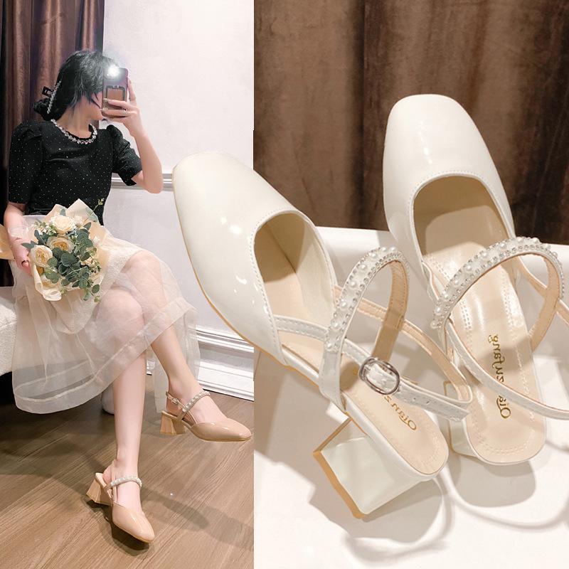Fashionable Vintage Elegant Pearl Thick Heeled Sandals Women's 2026 Summer New Style One-Row Strap High Heeled Shoes Round Toe