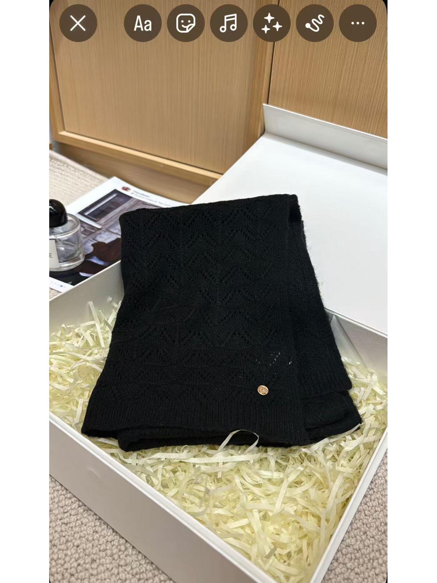 

A/W 2025 Hollow Knit Wool Blend Scarf: Soft, Skin-Friendly, Japanese/Korean Style Student Neck Warmer