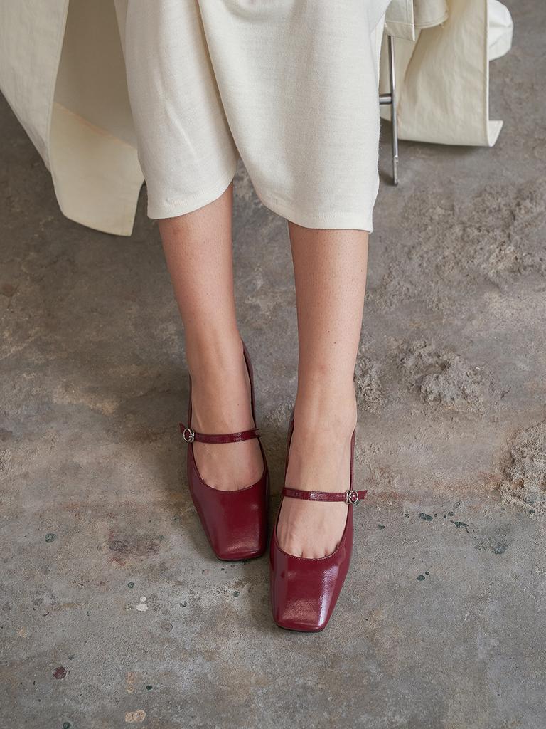 Blanc Sur Blanc Julia Two-Way Pumps Wine
