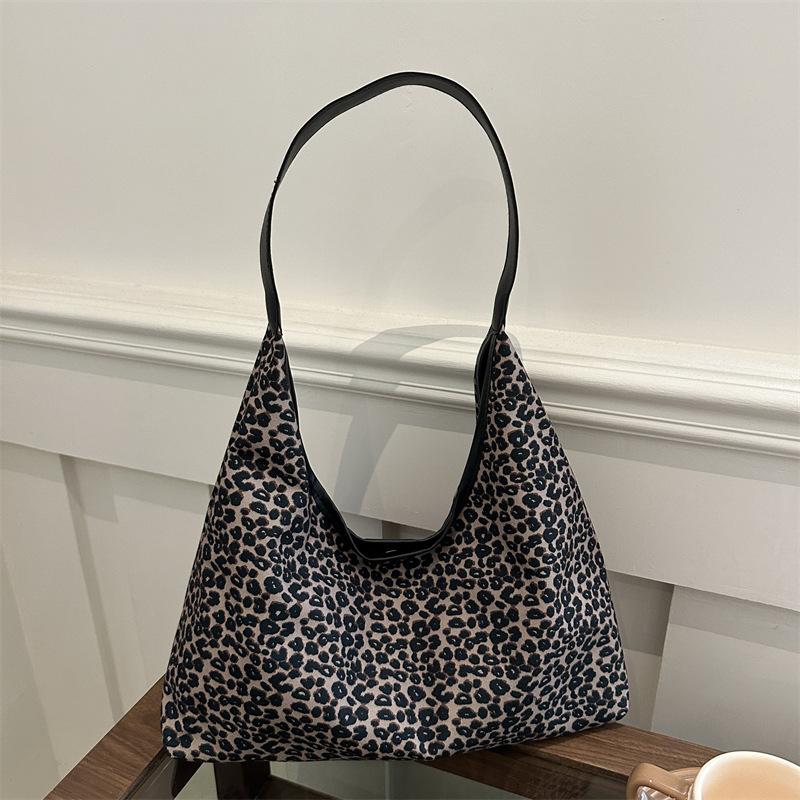 Autumn and Winter Large-capacity Work Tote Bag Women's 2025 New Personalized Leopard Print Shoulder Messenger Bag