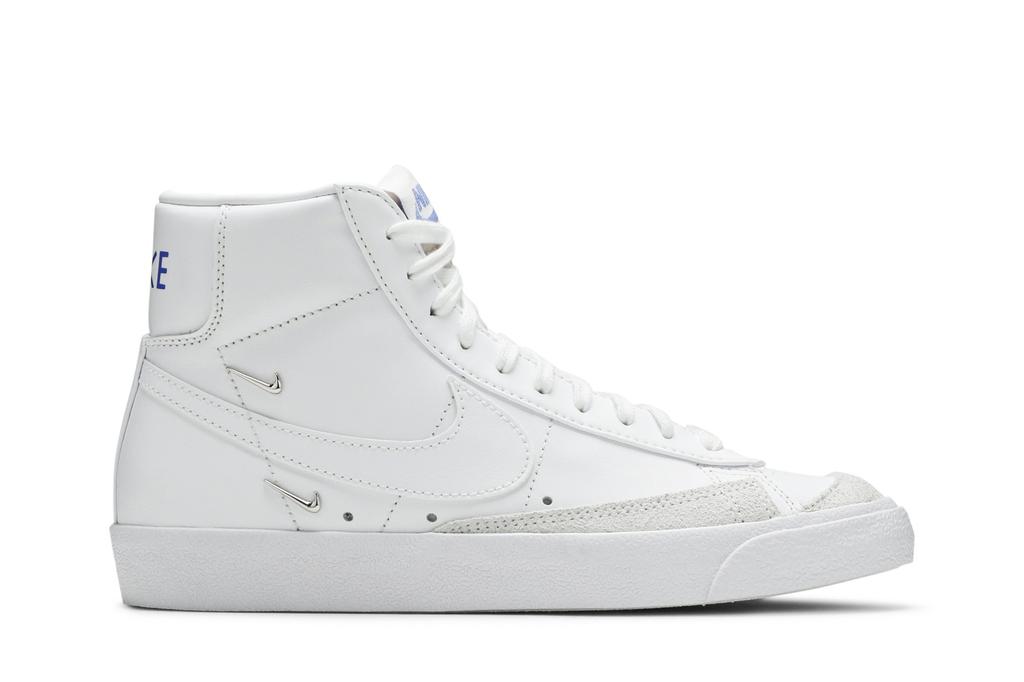 Nike Dámské Blazer Mid 77 SE Sisterhood Bílá Metalická Stříbrná CZ4627-100