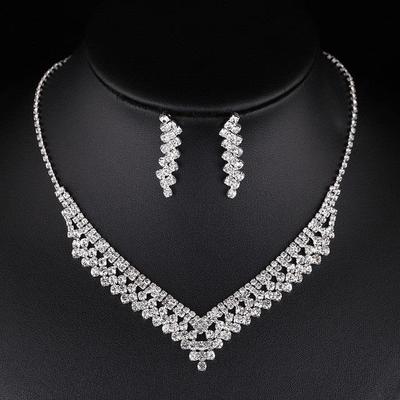 European Full Diamond Clavicle Necklace Set: Light Luxury Bridal & Banquet Rhinestone Jewelry for Women.