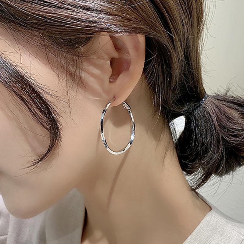 Circular Earrings - New Trendy Women's Niche Design Accessories with High-class Elegance and Luxurious Appeal.
