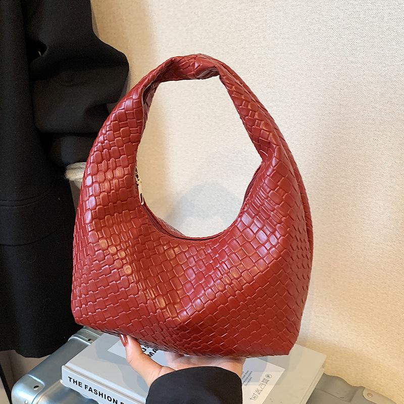 

Высококачественная и модная маленькая сумка для подмышек для женщин, женские сумки для новых ниш, повседневные тканые сумки для пельменей, универсальные небольшие сумки для переноски