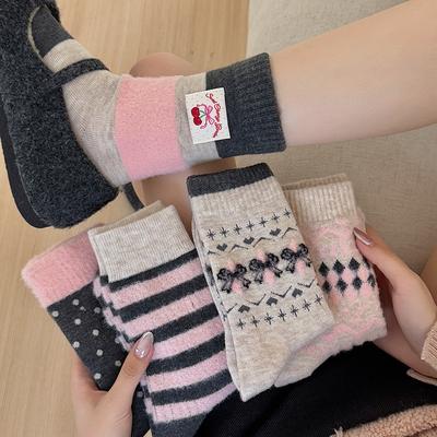 Women's Autumn and Winter Warm Cloud Fleece Bow and Fleece Wool Mid-calf Socks for Home Warmth Bow Postpartum Socks