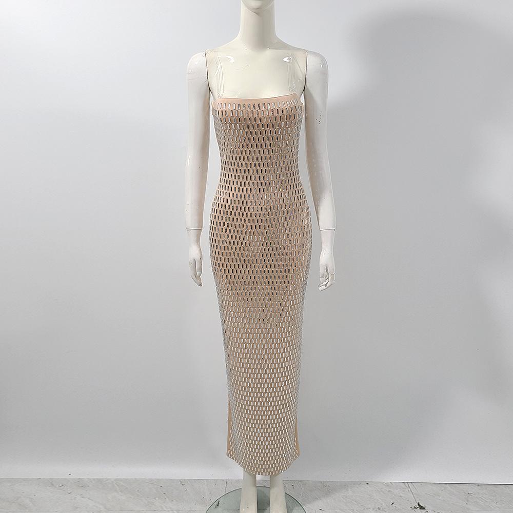 

Вечернее платье с топом-трубой и сверкающими бриллиантами – вечерний наряд средней длины Small