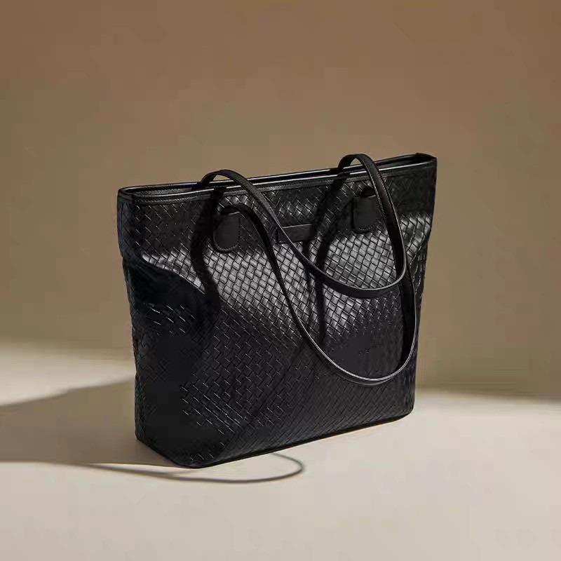Fashion high-end woven large-capacity tote bag, winter new commuter women's bag, shoulder underarm bag
