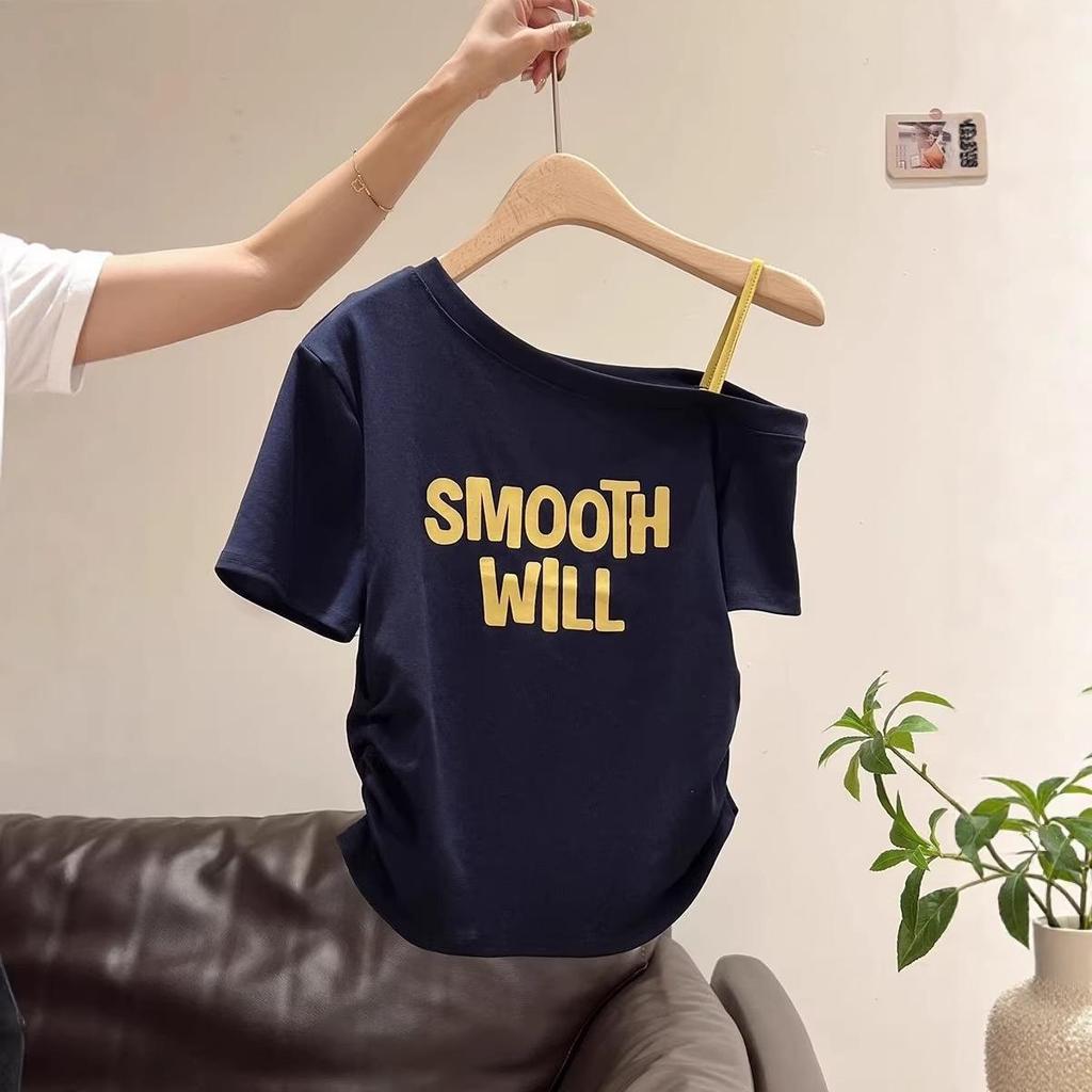 Women's Slim-Fit Spicy Girl One-Shoulder Letter Print Top, Short Sleeve, Fake Two-Piece, Perfect for Summer Commutes.