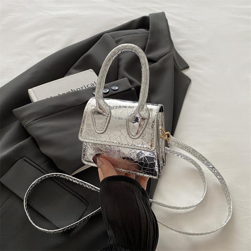 

Стильная и простая новая иностранная модель, персонализированная ретро повседневная подходящая наплечная сумка, мини портативная маленькая квадратная сумка серебряный