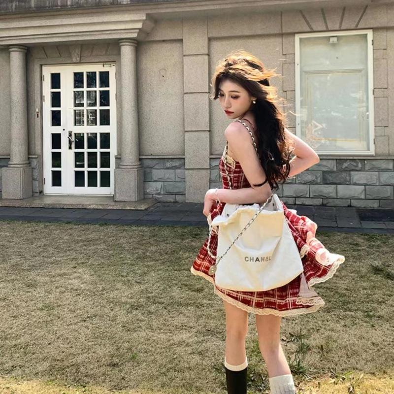 Small Senior Sense White Red Puffy Short Skirt Summer New Lace Edge Temperament Suspender Dress