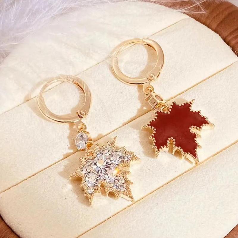 Neues Design Rote Zirkon Ahornblatt Creolen für Damen Leichter Luxus Kristall Blatt Quaste Ohrringe Herbst Winter Charme Schmuck