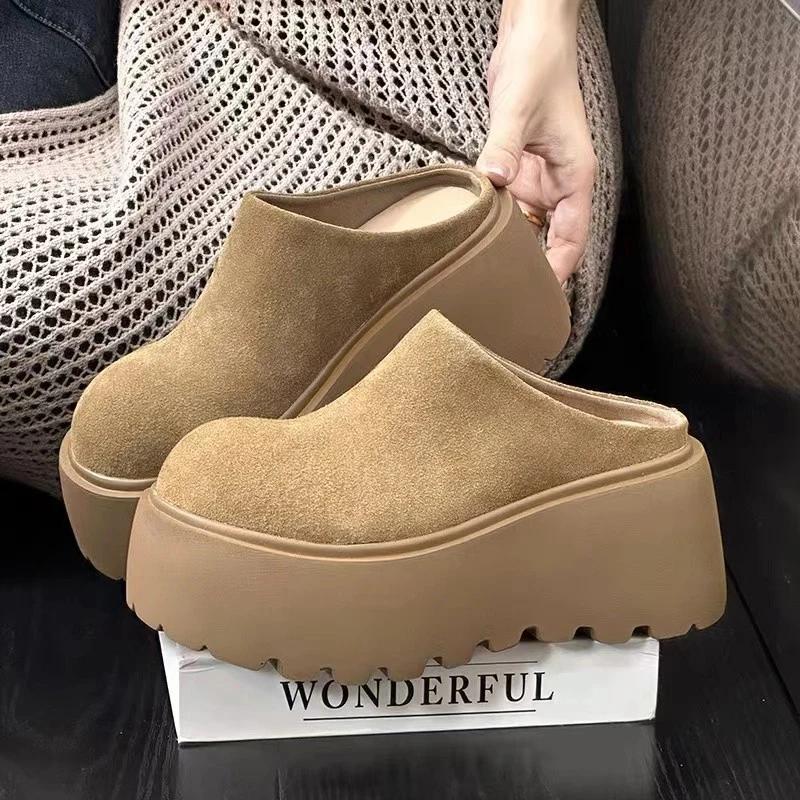 Women's 2025 Autumn/Winter New Retro Plush Thick Bottom Slippers for External Wear, Height Increasing Anti Slip Baotou Slippers