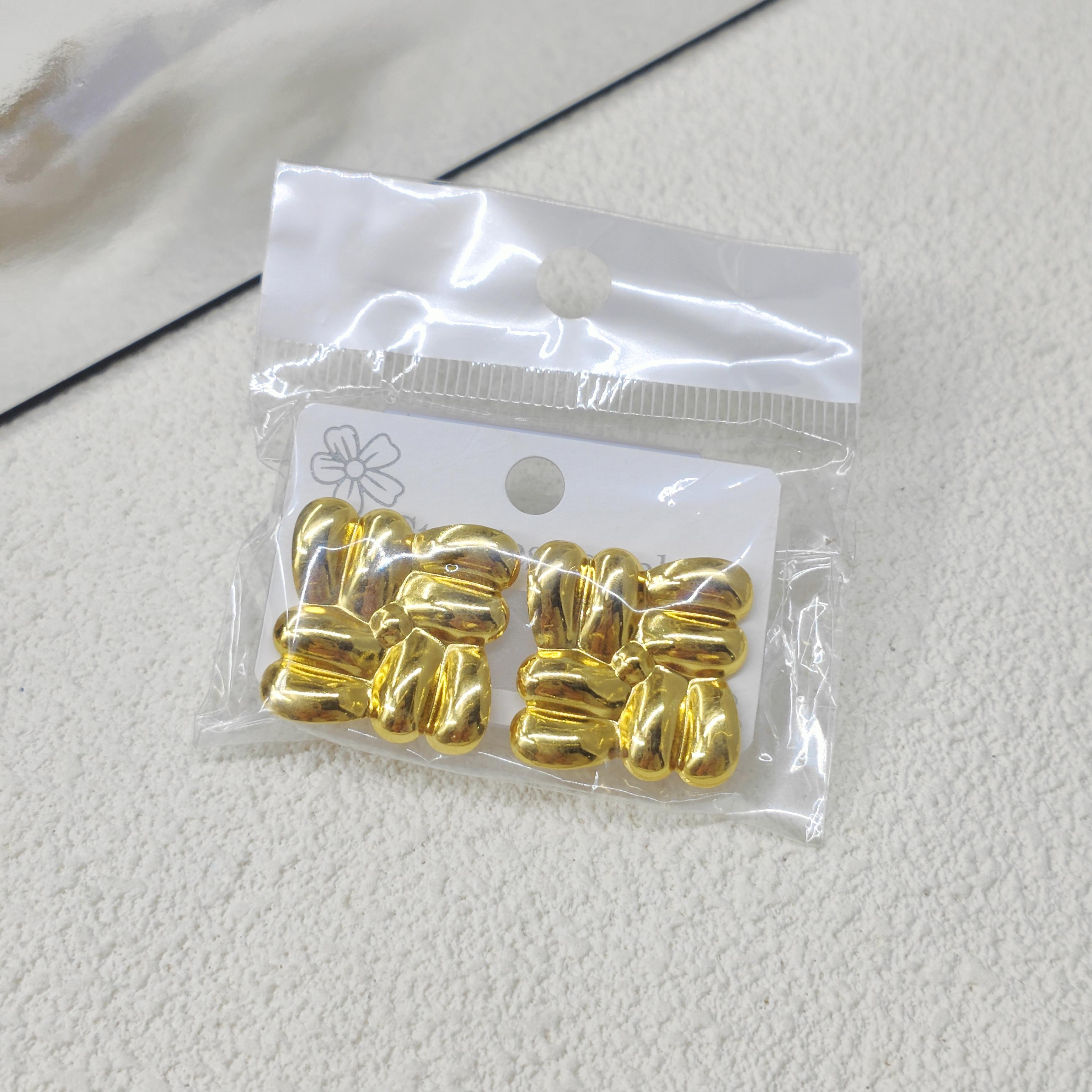 

Vintage Texture Geometric Round Earrings for Women 18K Gold Plated Stainless Steel Conch Statement Ear Studs Waterproof Jewelry