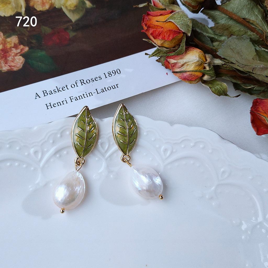 

925 silver needle plated 14K real gold creative drop glaze freshwater pearl earrings textured leaf earrings stud earrings