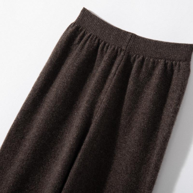 Women's Slim-Fit Thermal Knit Leggings - Solid Color, Thick, Lightweight, Cold-Resistant for Autumn/Winter Casual Wear.