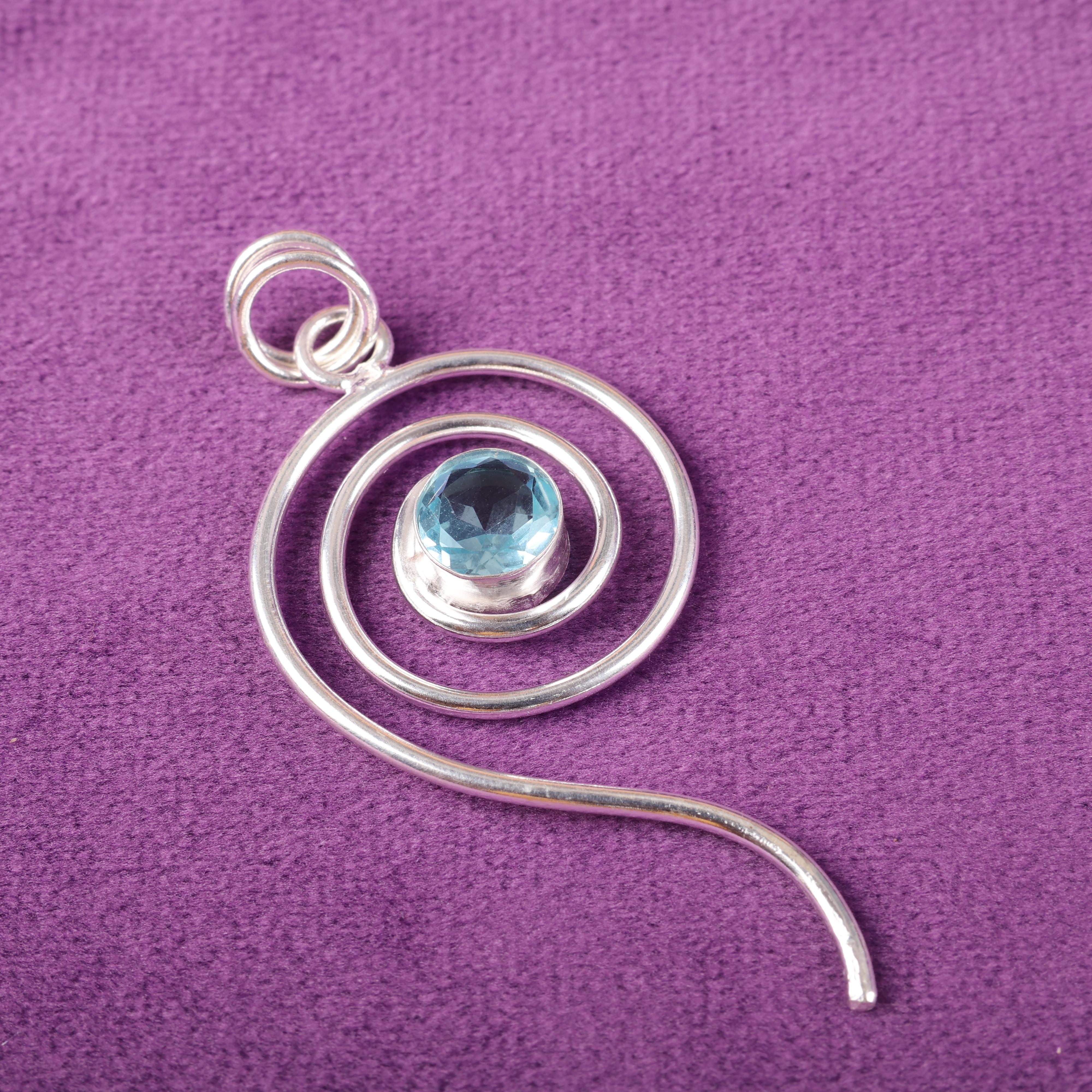 

Подвеска с драгоценным камнем Голубой Топаз, Великолепное украшение ручной работы, Ювелирное изделие из серебра 925 пробы, Богемская подвеска для свадебного подарка 2.57 Inches синий