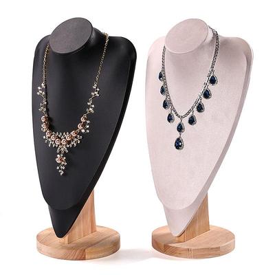 Creazione di gioielli e bijoux – Portagioie ed espositori per gioielli