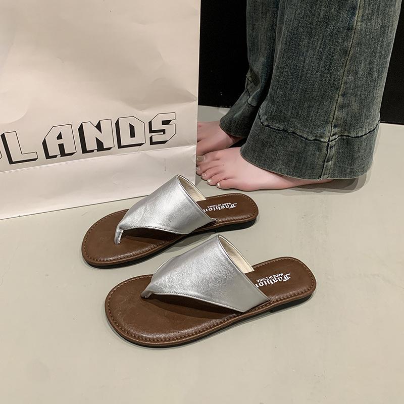 Soft-soled clip-toe flip-flops women's summer wear new beach vacation fashion flat sandals shoes