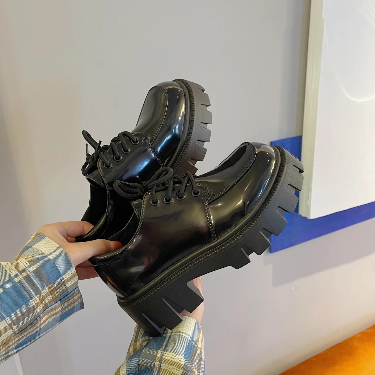 Модные женские кеды на массивном квадратном каблуке с высоким носком 2024 года — фото 2