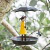 Hängendes Vogelhäuschen-Set mit Metallkette, Regenschirm-Mädchen-Design, leichtes Vogelhäuschen aus Metall, leicht zu reinigendes Futterhäuschen mit Bürste für die Gartendekoration im Freien