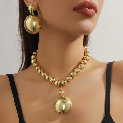 Ensemble de bijoux Collier de perles simple Pendentif semi-circulaire en métal amovible Collier de perles exagéré