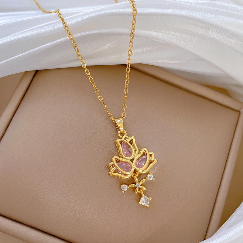 Three Roses Full Of Diamonds Light Luxury Temperament Gorgeous Full Diamond Necklace Female Versatile Collarbone Chain Titanium Steel