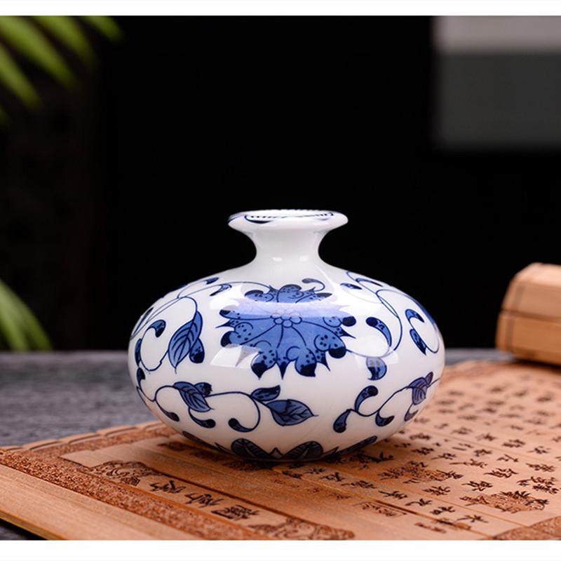 Antique Blue and White Chinese Porcelain Vase - European & American Handicraft for Flower Arrangements