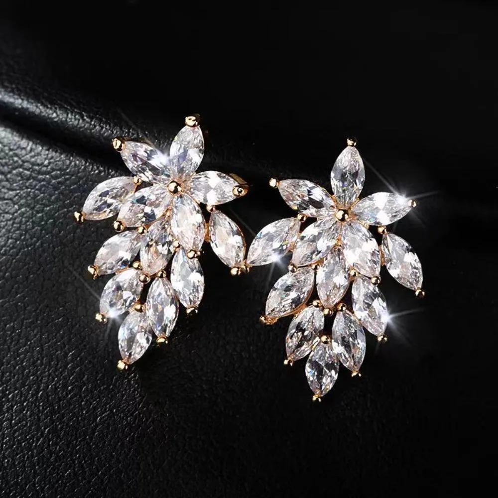 Exquisite Luxury Geometry Full of Zircons Shining Leaves Shape Stud Earring for Women Korea Temperament Jewelry Accessory Gifts