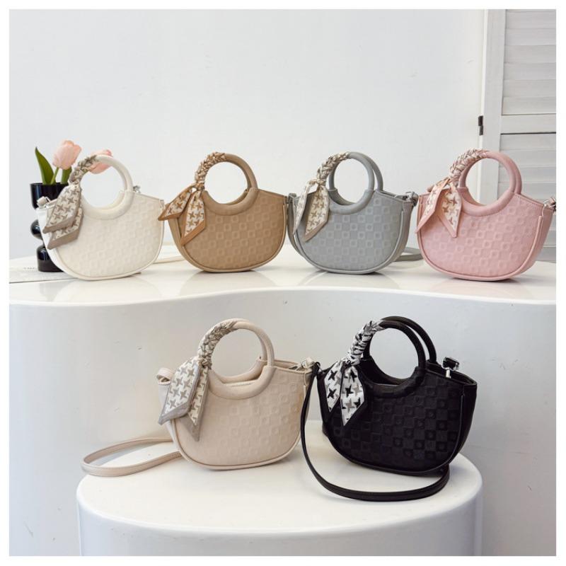 Summer new niche crescent moon handbag women's fashion versatile trend high-grade texture shoulder messenger bag