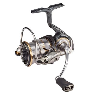 Daiwa Luvias FC LT2500S přívlačový naviják (Model 2020)