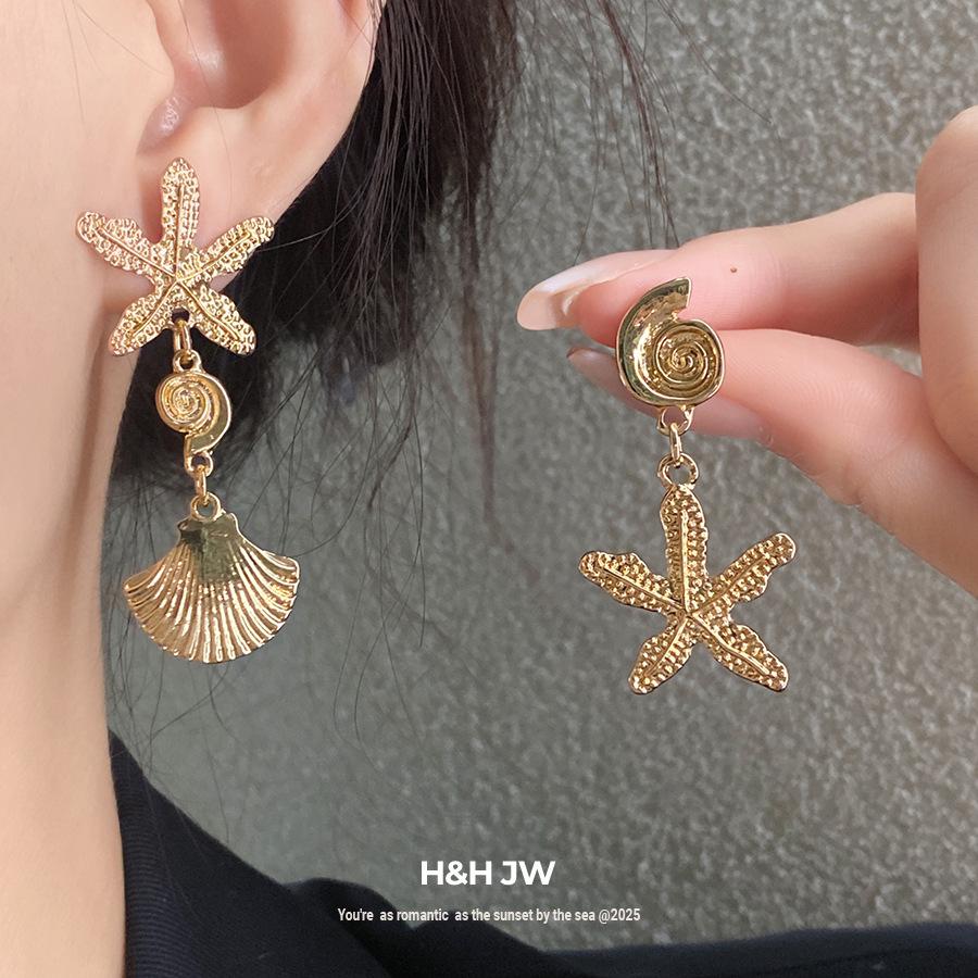 Silver Needle Texture Starfish Asymmetric Earrings European and American Niche Personalized Design Earrings Light Luxury High-end Earrings
