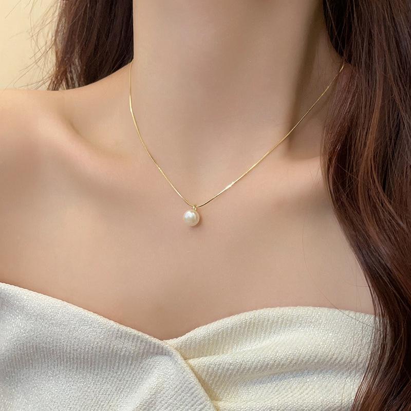 Gold-Plated Pearl Pendant Necklace - Elegant, Versatile, Light Luxury Clavicle Chain
