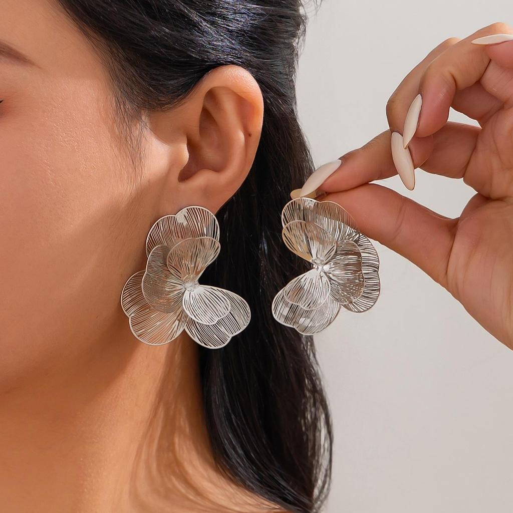 High-end Cut-out Earrings with Large Petals Earring Metal for Women Fashion Dinner Party Commuter Party