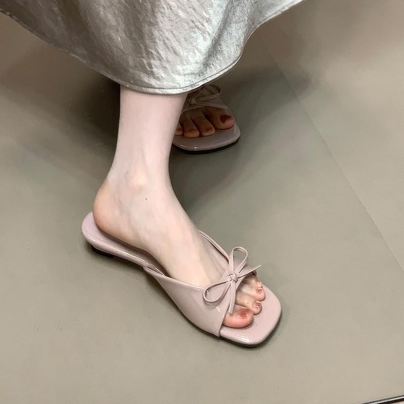 2025 low heel square head sandals fairy style bow patent leather cool slippers outer wear with skirt
