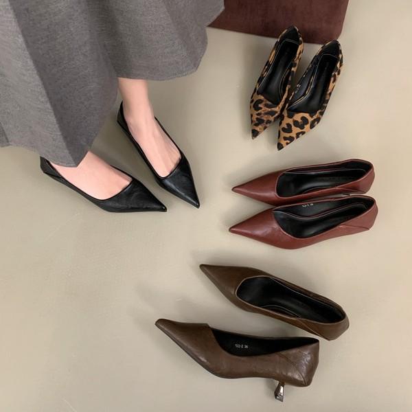 

Versatile pointed leopard print stiletto heels, fashionable, sexy and comfortable, shallow mouth temperament, celebrity high heels 35 чорний