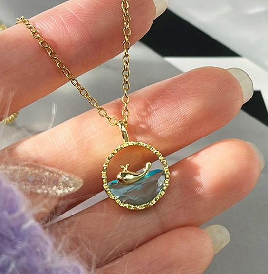 Elegant Pearl Necklace: Fashionable, Lightweight, Non-Fading Titanium Steel Clavicle Chain for Women