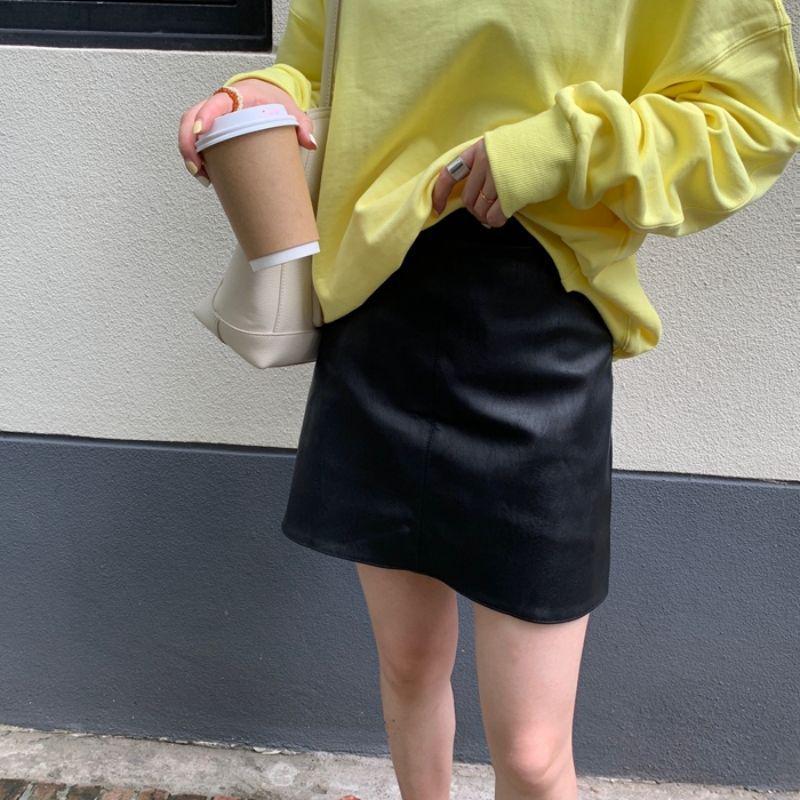 Spring 2025 Women s Black High-Waist A-line Leather Midi Skirt XL чёрный