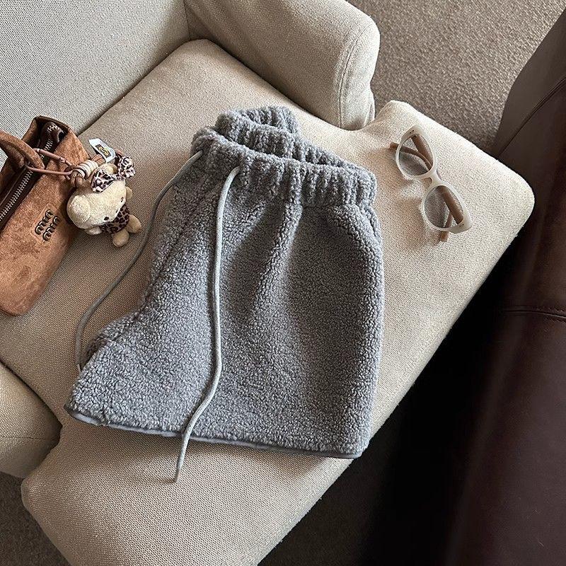 Plüsch-Shorts mit hoher Taille und weitem Bein für Damen Winter 2025