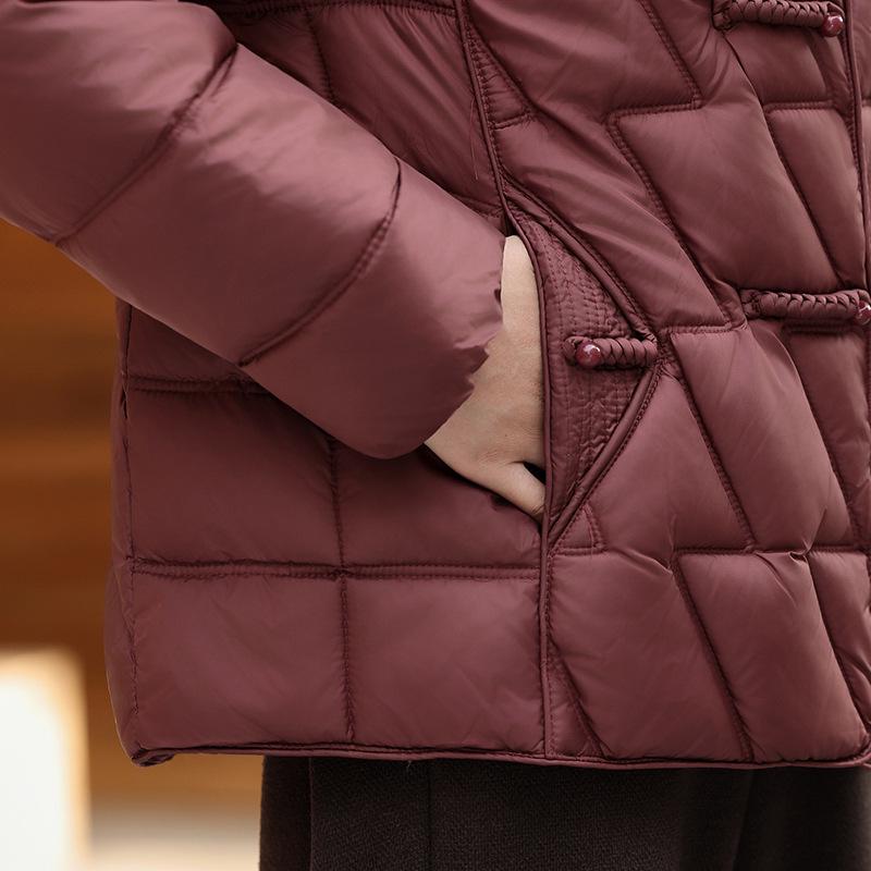 Stylish Winter Cotton Padded Jacket for Short Stature Mothers - Warm, Thin, and Perfect for Middle-aged and Elderly Women