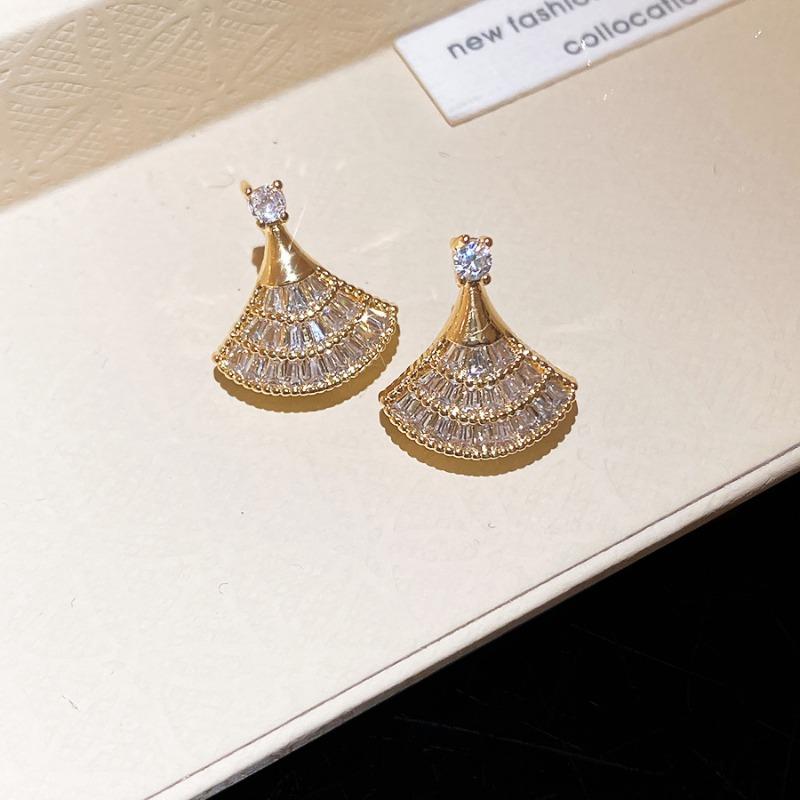 K Real Gold Electroplated Silver Needle Zircon Fan Stud Earrings, Earrings, Casual Simple Temperament Earrings, Light Luxury Niche Earrings.
